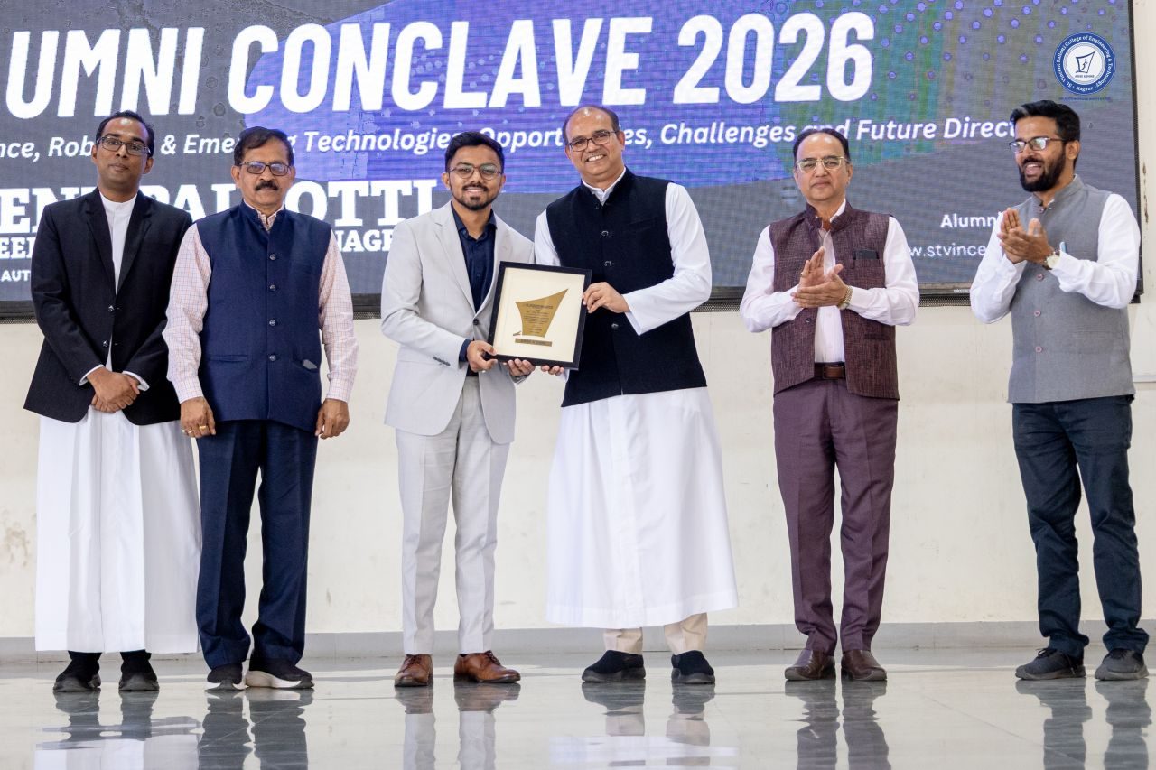 Recognised at the SVPCET Alumni Conclave